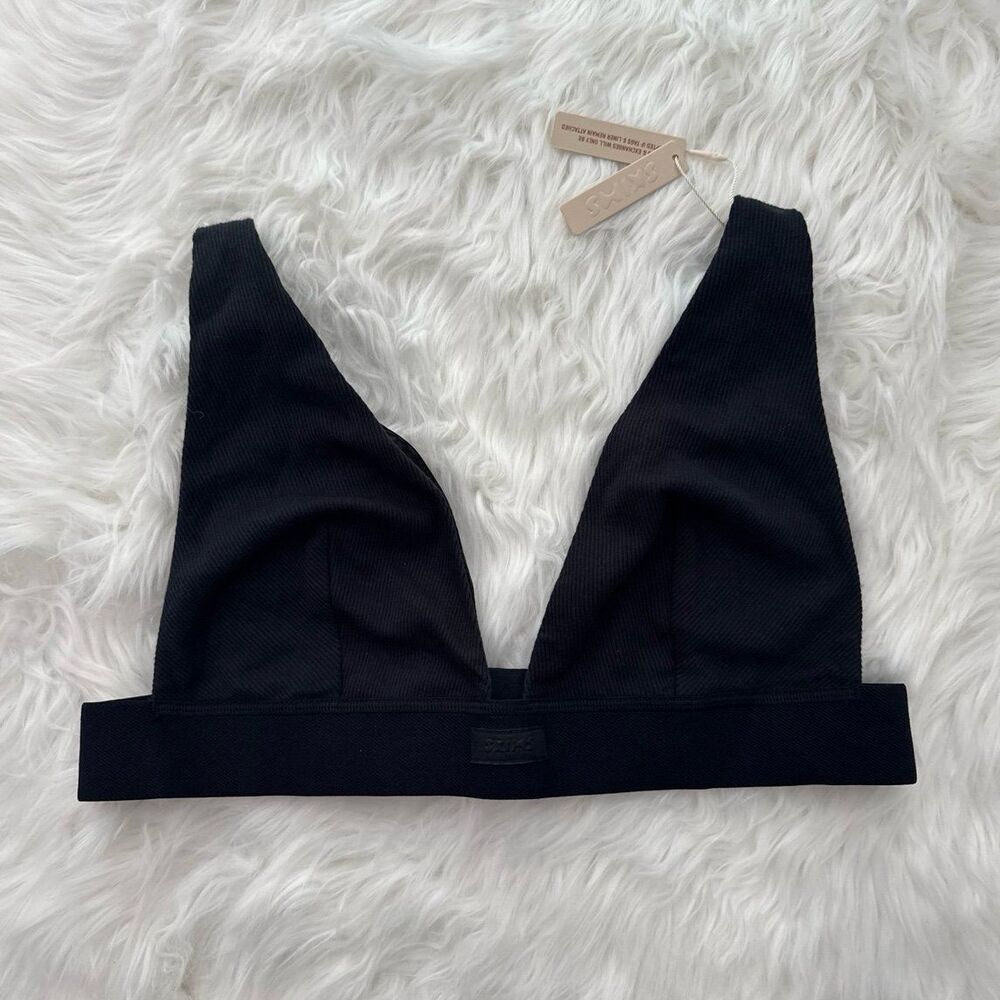 Everyday Deep V Black Bralette